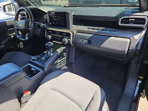 Used 2024 Toyota Tacoma SR5 AWD/4WD image 17