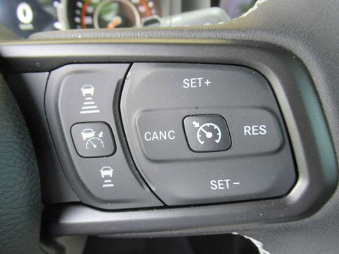 Used 2025 Jeep Wrangler Sport S image 25