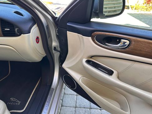 Used 2009 Jaguar XJ Vanden Plas Super V8 Portfolio RWD image 55