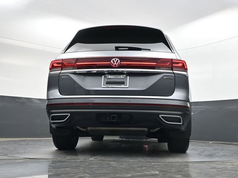 Used 2024 Volkswagen Atlas SEL AWD/4WD image 38