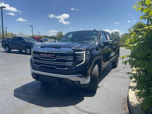 Used 2026 GMC Sierra 1500 SLT AWD/4WD image 3