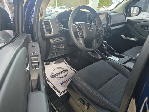 Used 2022 Nissan Frontier SV image 9