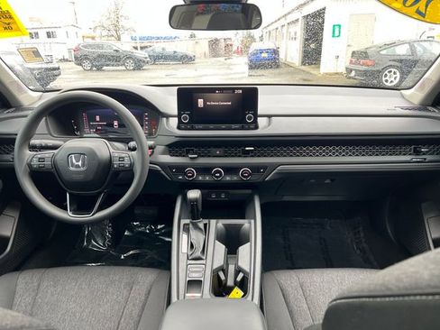 Used 2025 Honda Accord SE image 15