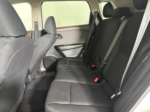 Used 2023 Nissan Rogue S AWD/4WD image 21