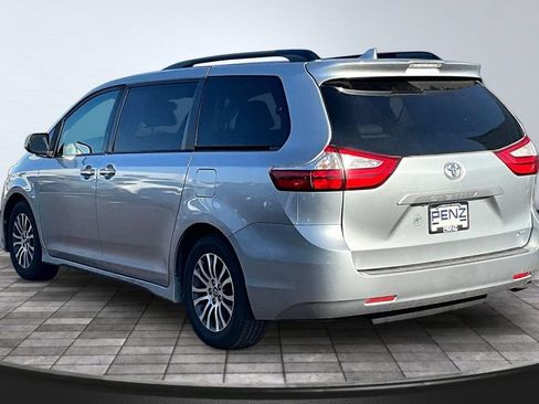 Used 2019 Toyota Sienna XLE FWD image 4