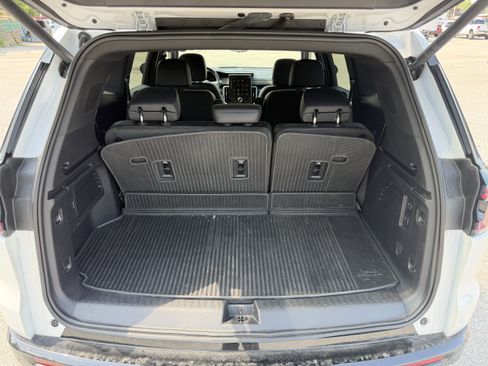 Used 2024 GMC Acadia Denali w/ Super Cruise Package FWD image 9