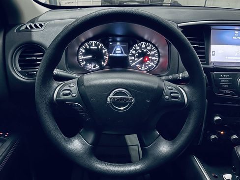 Used 2019 Nissan Pathfinder S FWD image 25