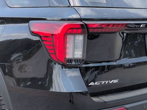 New 2026 Ford Explorer Active RWD image 12
