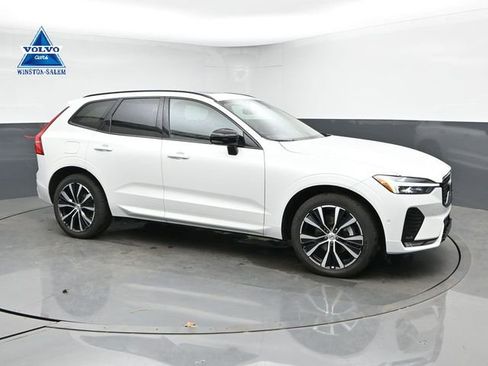 Used 2023 Volvo XC60 B5 Plus FWD image 1
