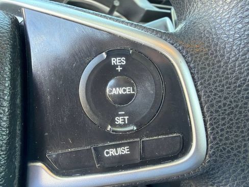 Used 2018 Honda Civic EX image 18