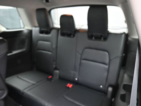 Used 2023 Nissan Pathfinder Platinum image 33