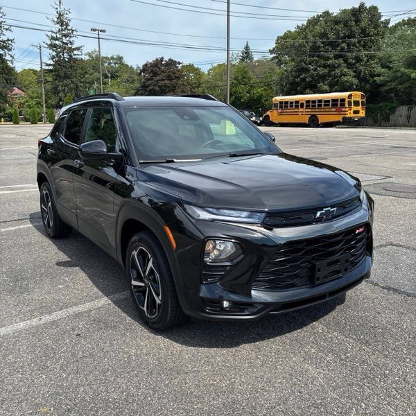 Used 2023 Chevrolet TrailBlazer RS w/ Convenience Package AWD/4WD image 1