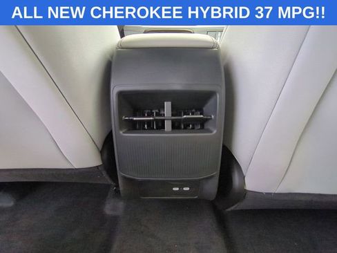 New 2026 Jeep Cherokee Limited AWD/4WD image 28