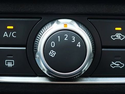 Used 2023 Nissan Versa SV image 44