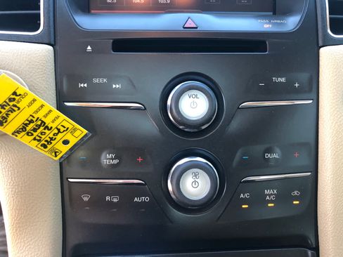 Used 2013 Ford Taurus SEL FWD image 13