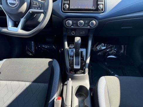 Used 2025 Nissan Versa SV image 39