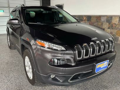 Used 2016 Jeep Cherokee Latitude w/ Comfort/Convenience Group