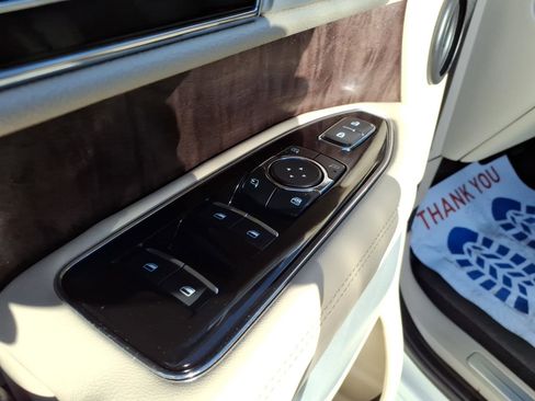 Used 2021 Lincoln Navigator Reserve image 22