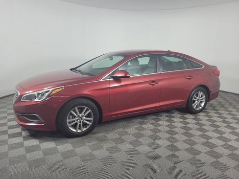 Used 2016 Hyundai Sonata SE FWD image 2