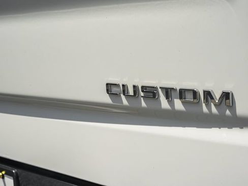 Used 2023 Chevrolet Silverado 1500 Custom AWD/4WD image 10