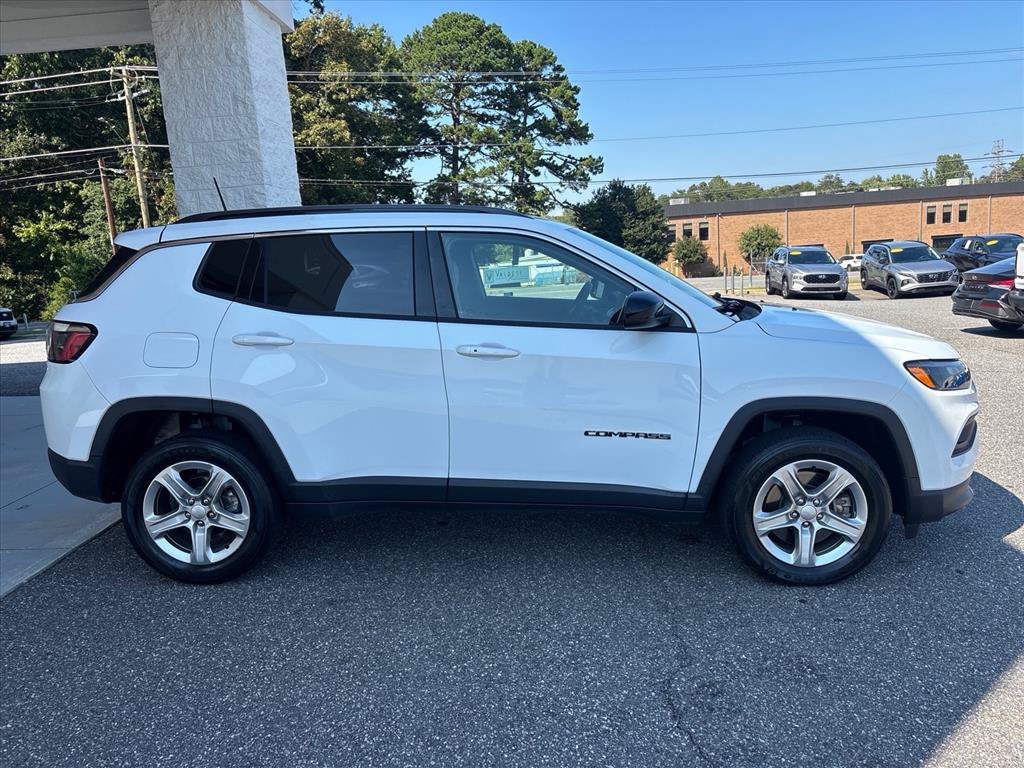 Used 2023 Jeep Compass Latitude AWD/4WD image 20
