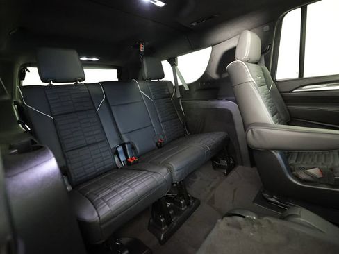 Used 2026 Cadillac Escalade ESV V w/ LPO, ONYX Package AWD/4WD image 12