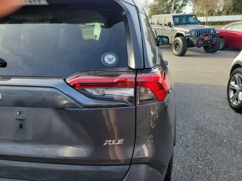 Used 2021 Toyota RAV4 XLE image 15