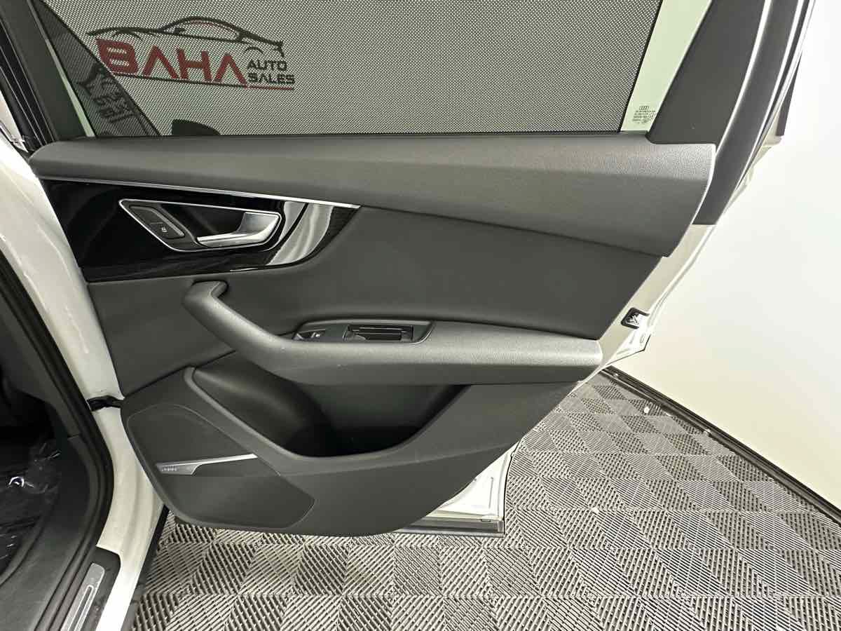 Used 2017 Audi Q7 3.0T Prestige w/ Prestige Package AWD/4WD image 19