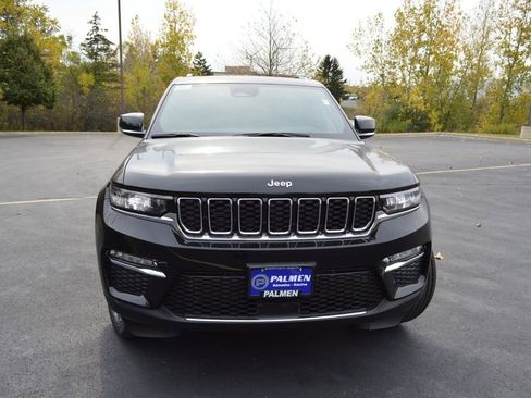 New 2025 Jeep Grand Cherokee Limited w/ Trailer Tow Package AWD/4WD image 2