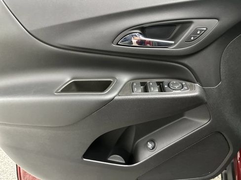 Used 2024 Chevrolet Equinox LT AWD/4WD image 11