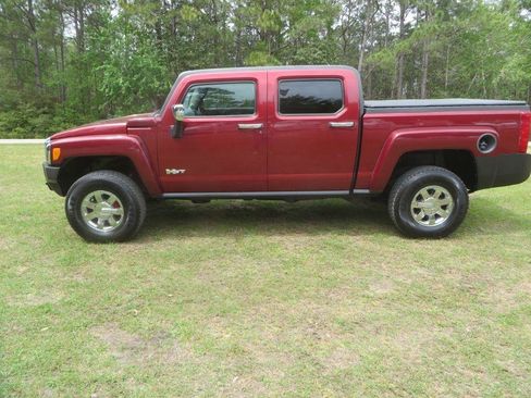 Used 2010 HUMMER H3T w/ Appearance Package image 1