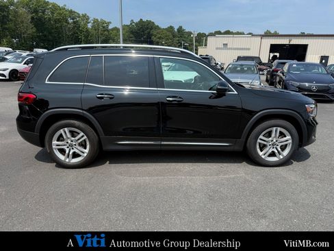 Used 2022 Mercedes-Benz GLB 250 4MATIC image 9