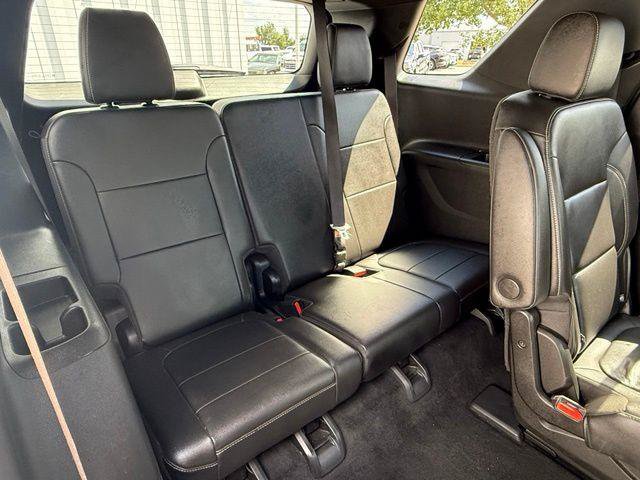 Used 2023 Chevrolet Traverse LT w/ LT Premium Package FWD image 5