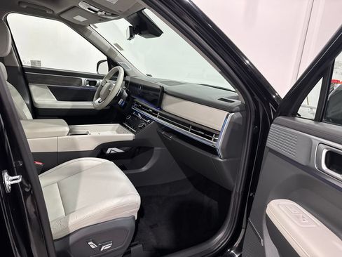 Used 2025 Hyundai Santa Fe Limited AWD/4WD image 21