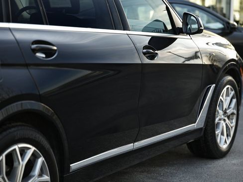 Certified 2024 BMW X7 xDrive40i image 8