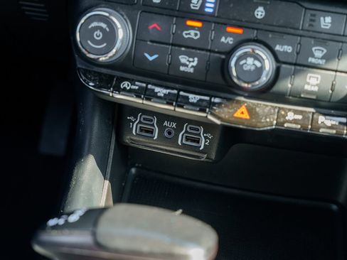 Used 2024 Dodge Durango GT RWD image 36
