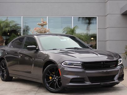 Used 2018 Dodge Charger SXT w/ Blacktop Package