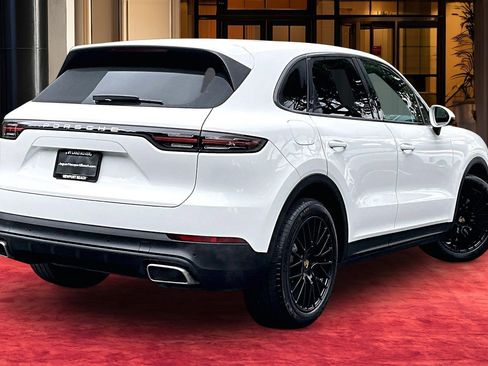 Used 2022 Porsche Cayenne Platinum Edition image 12