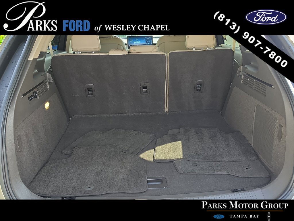 Used 2023 Lincoln Nautilus FWD w/ Premium Package image 9