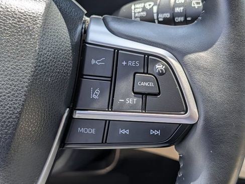 Used 2023 Toyota Highlander Platinum FWD image 20