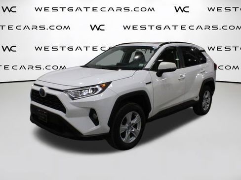 Used 2019 Toyota RAV4 XLE image 1