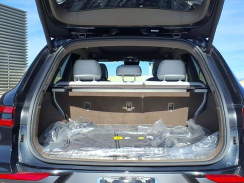 Certified 2026 Genesis GV70 2.5T Advanced image 16