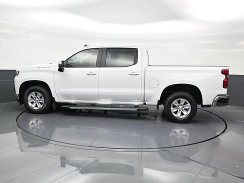 Used 2022 Chevrolet Silverado 1500 LT RWD image 2