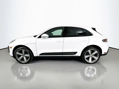 Certified 2023 Porsche Macan AWD/4WD image 2