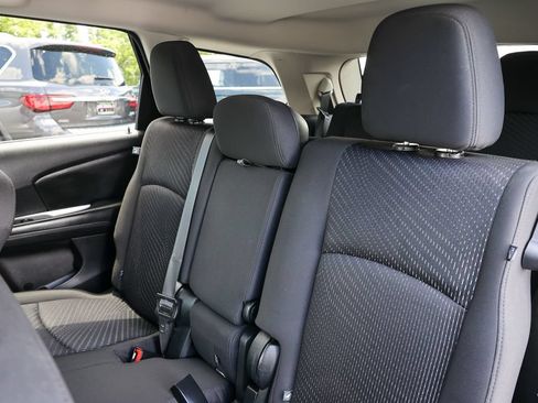 Used 2018 Dodge Journey SE FWD image 30