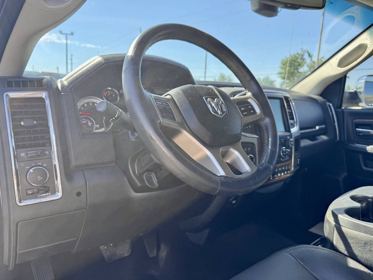 Used 2017 RAM 2500 Laramie AWD/4WD image 6