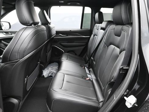 Used 2025 Jeep Grand Cherokee Limited 4xe image 15