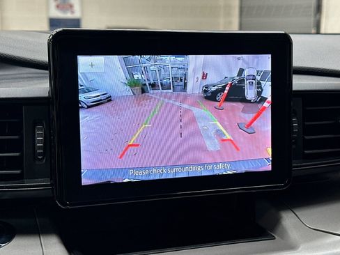 Used 2023 Ford Explorer XLT image 26