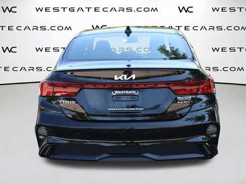 Used 2024 Kia Forte GT-Line w/ GT-Line Premium Package FWD image 4