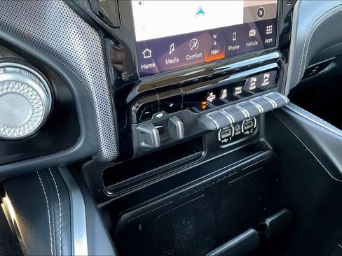 Used 2022 RAM 1500 Limited AWD/4WD image 17